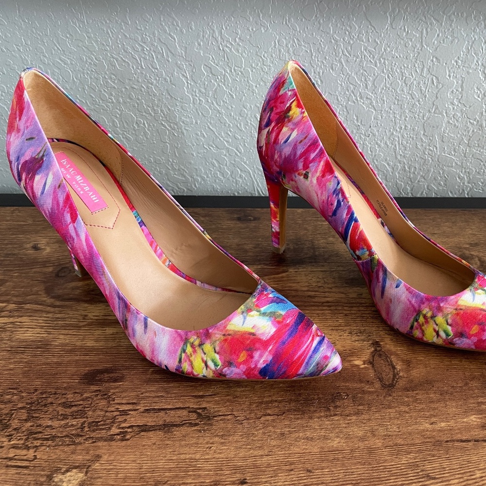 Multicolor Isaac Mizrahi Lamis size 9.5 heels
